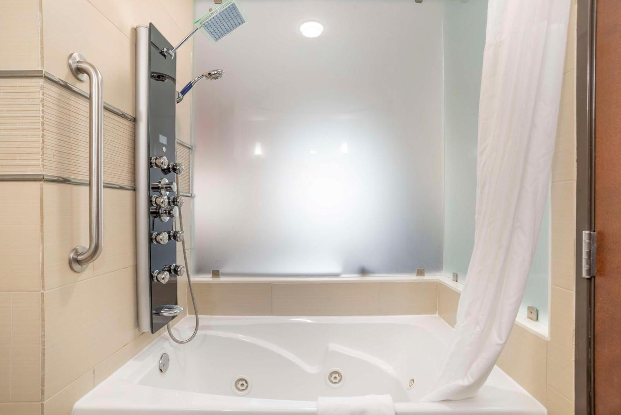 Best Western Plus Flowood Inn & Suites Экстерьер фото