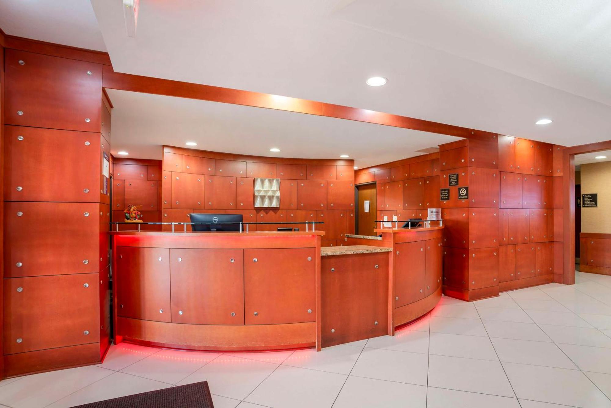 Best Western Plus Flowood Inn & Suites Экстерьер фото